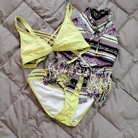 Gianni Bini Swimsuit bundle - Picture 1 of 1